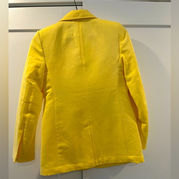 Linen blazer (unlined) by Banana Republic. Perfect for summer! - Picture 2 of 2